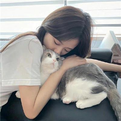 穿风信子蓝的少女